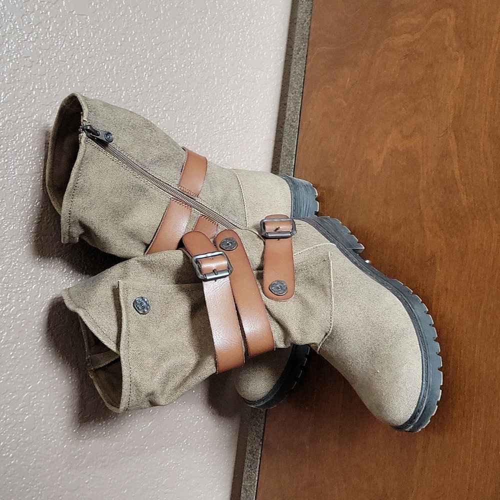 Malibu Blowfish size 6 boots